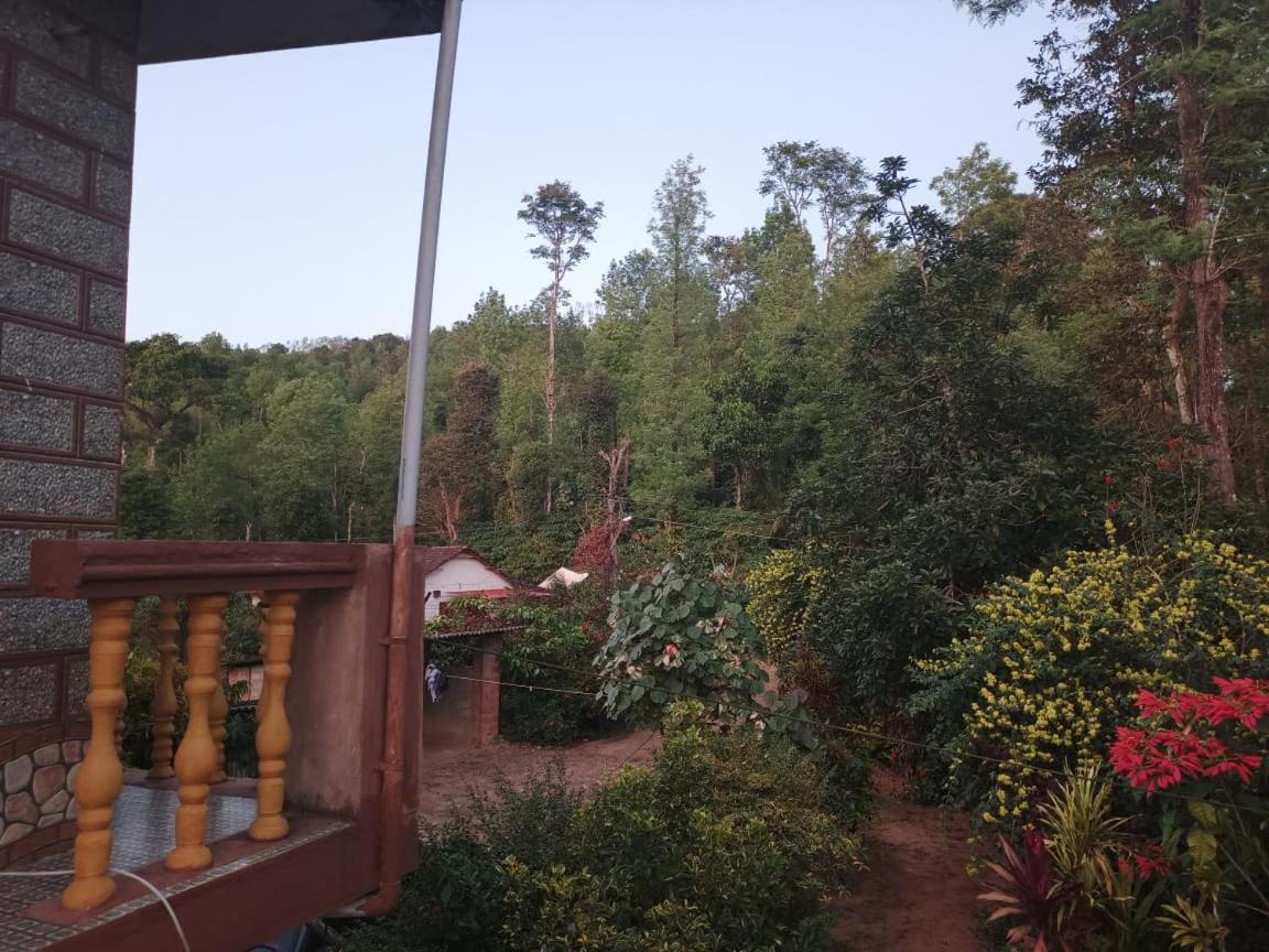 Hill Side Estate Lejlighed Madikeri Eksteriør billede