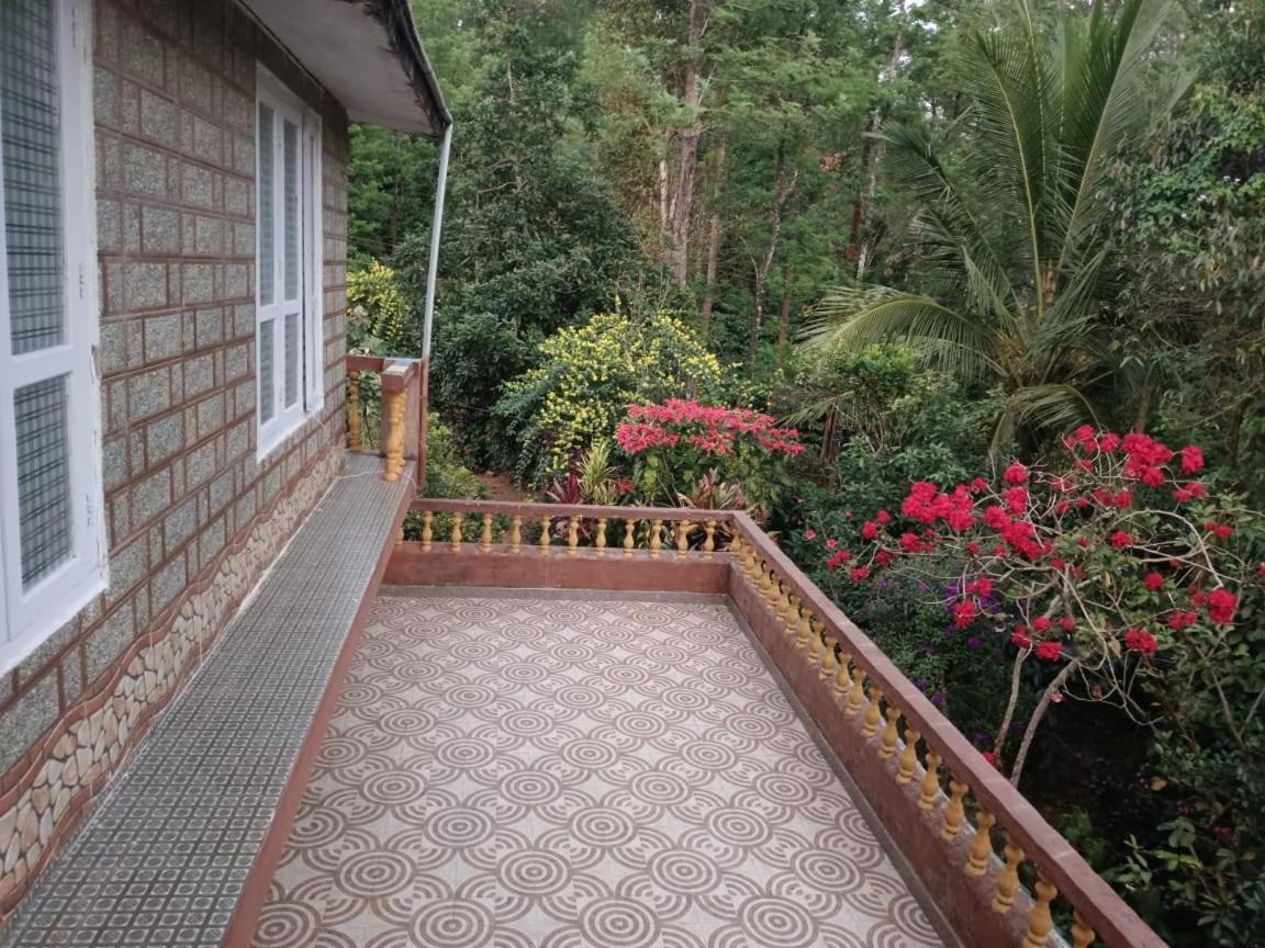 Hill Side Estate Lejlighed Madikeri Eksteriør billede